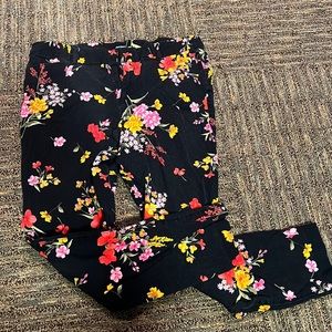 Flora print pixie length pants